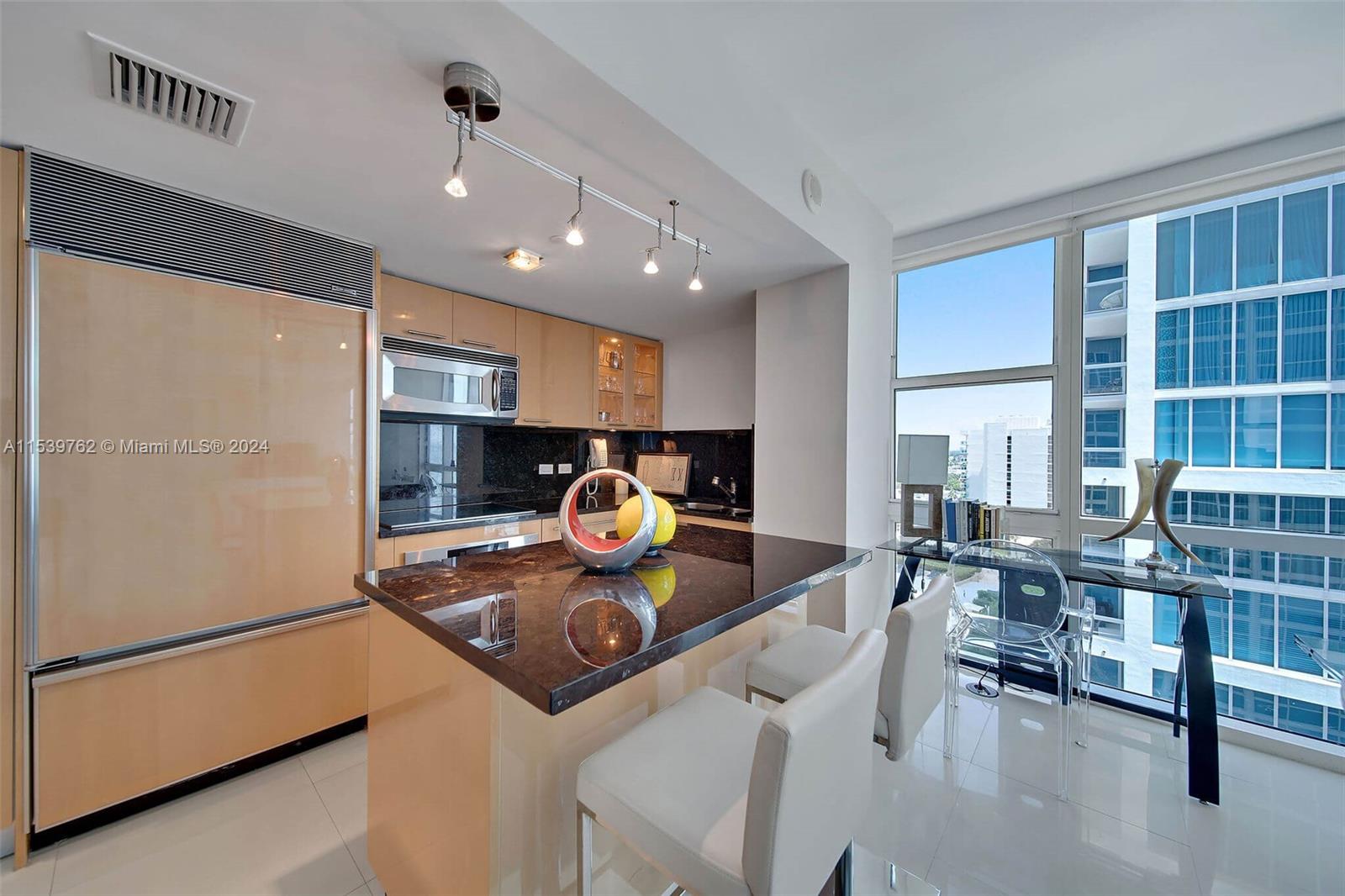 6801 Collins Ave # 1207