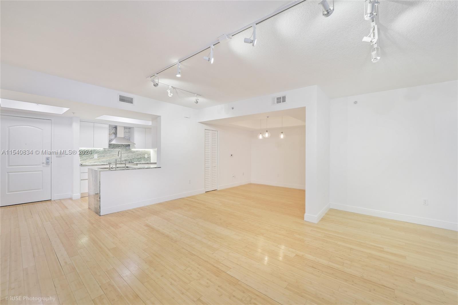 110 Washington Ave # 1414