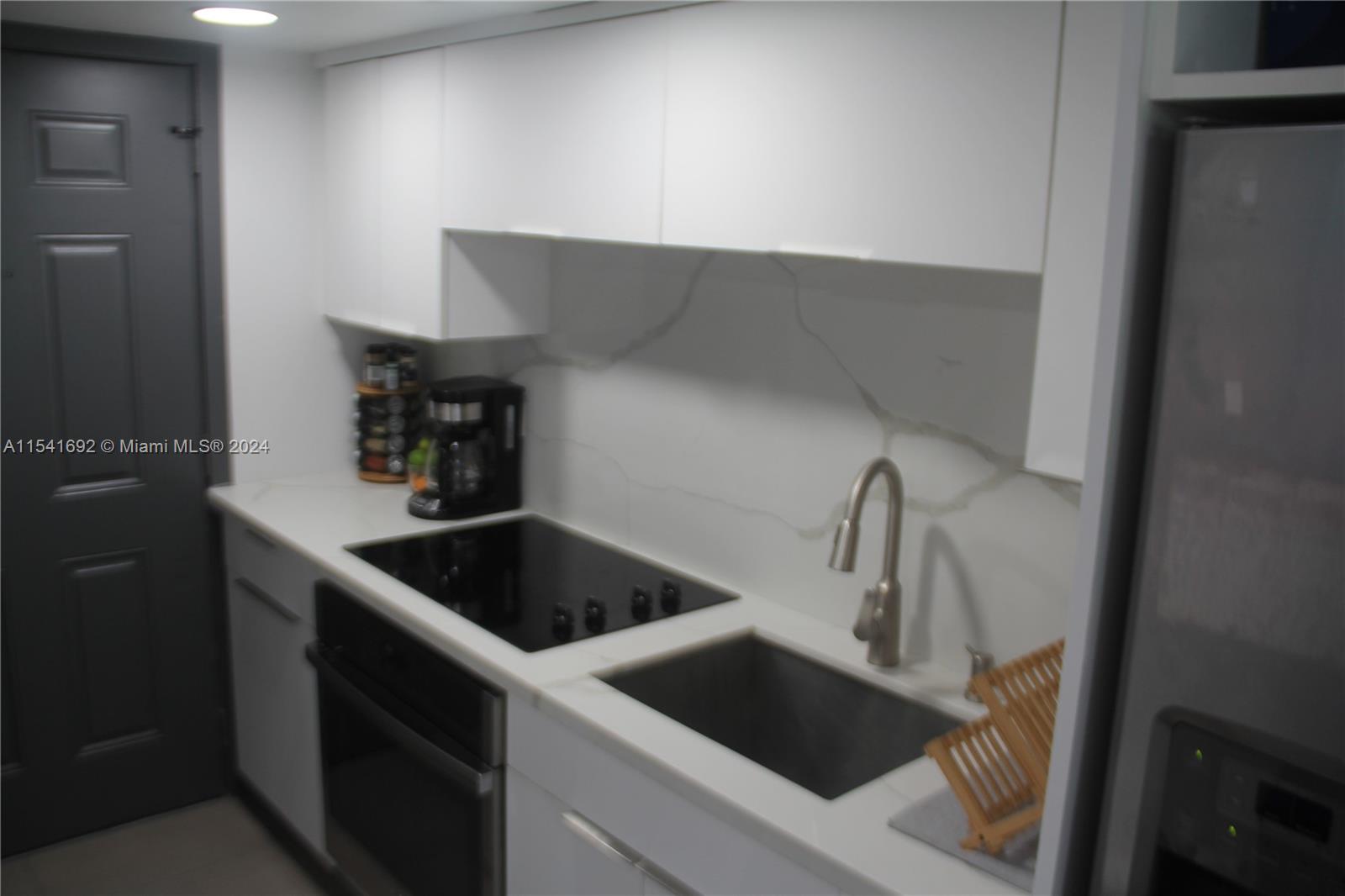 450 SW 3rd St # 5