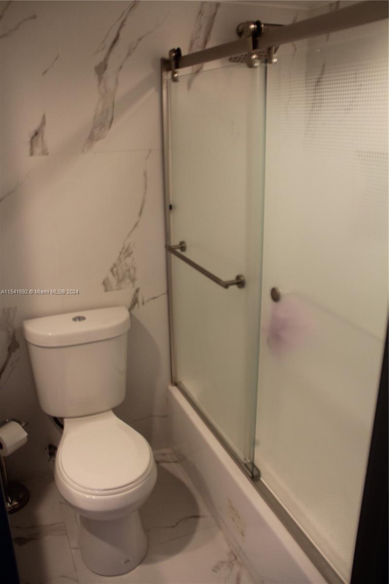 450 SW 3rd St # 5
