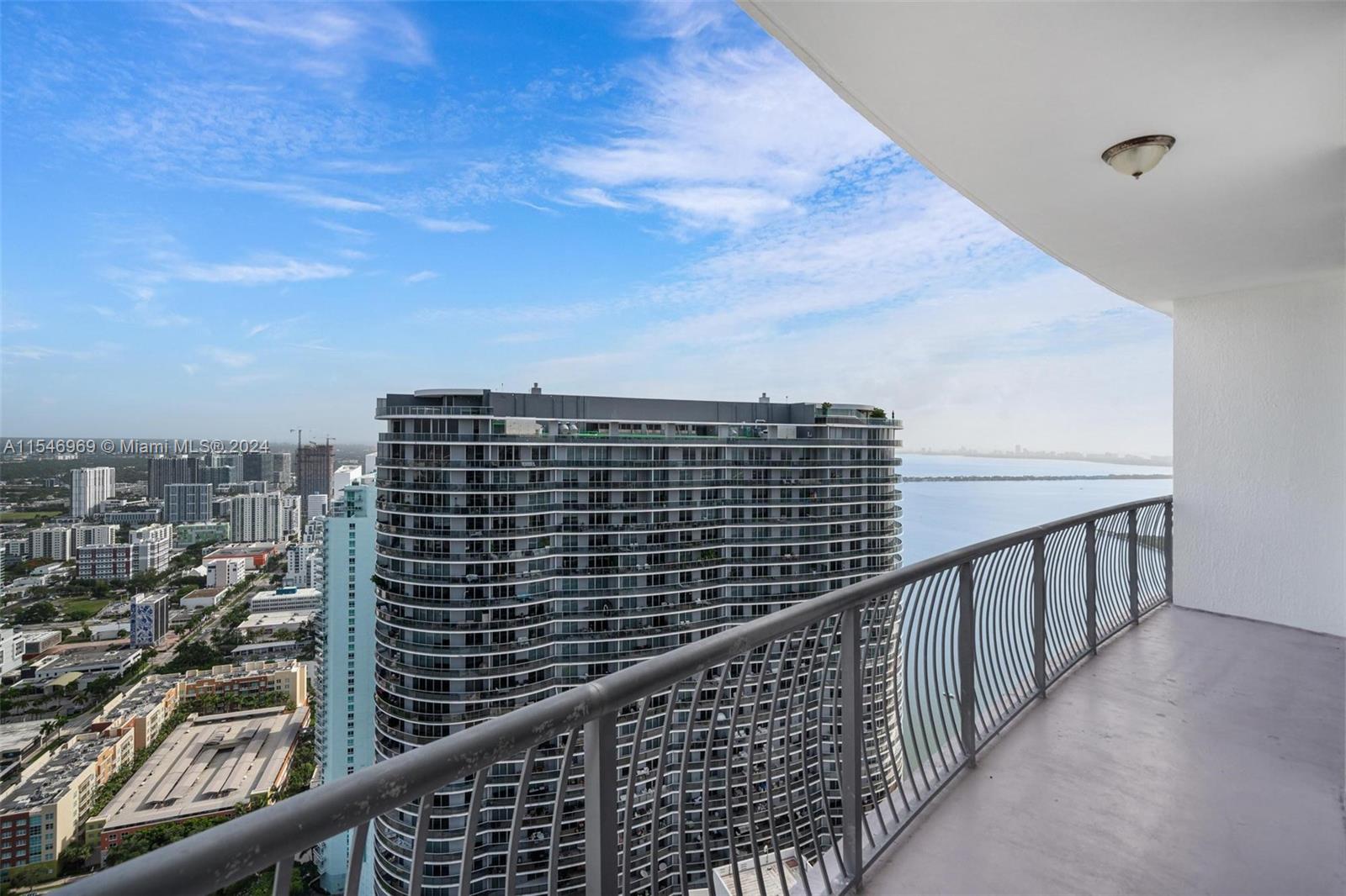 1750 N Bayshore Dr # 5611