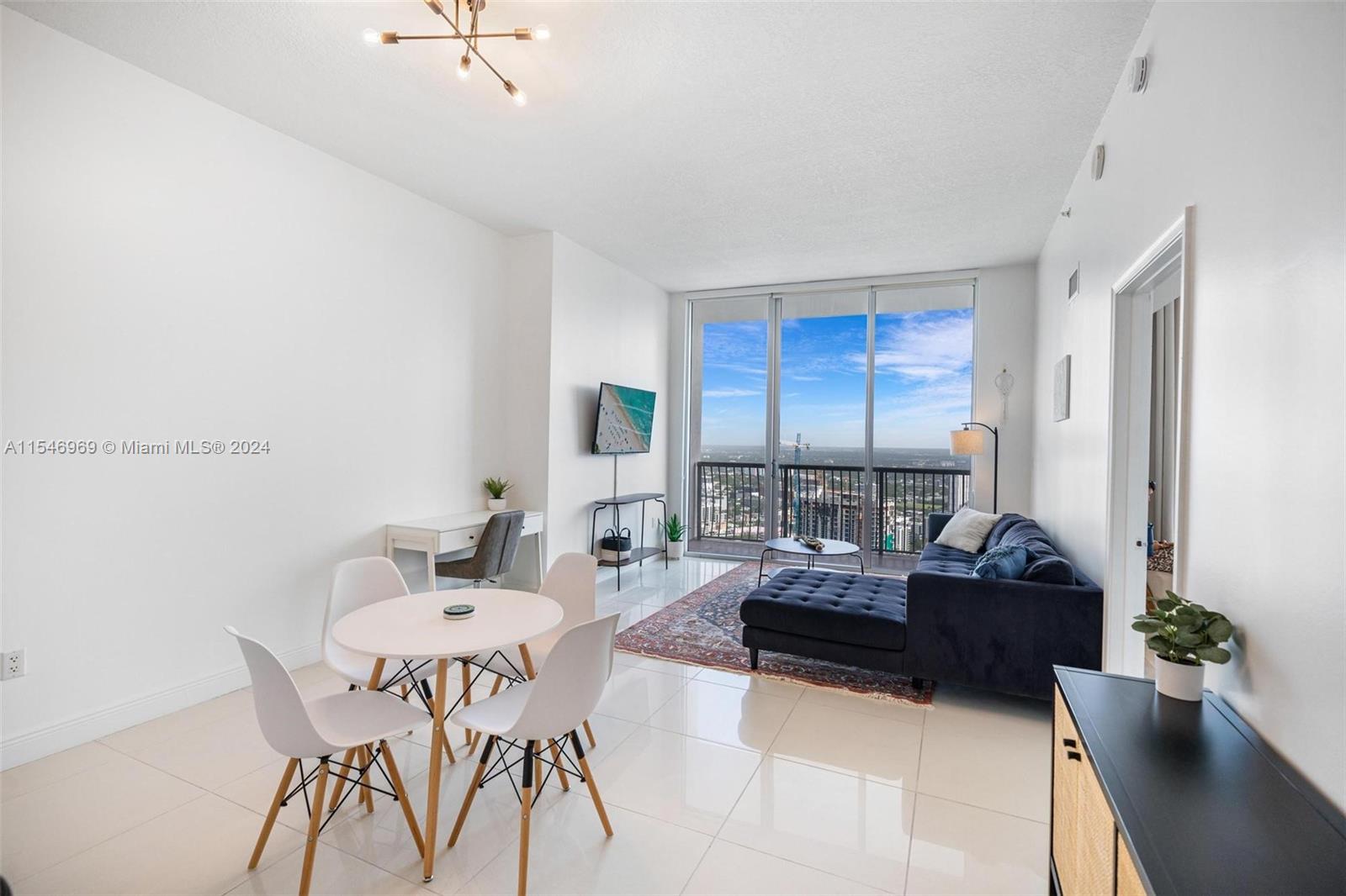 1750 N Bayshore Dr # 5611