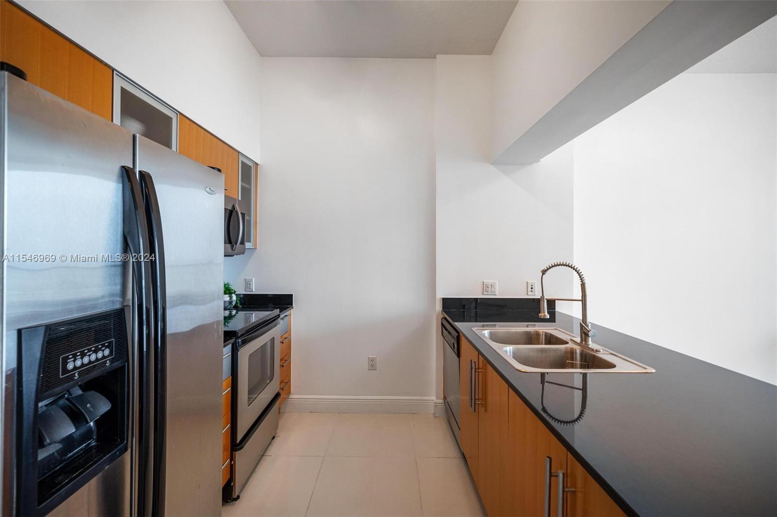 1750 N Bayshore Dr # 5611