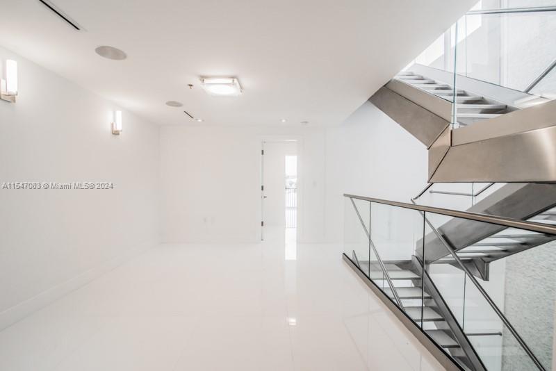 1000 VENETIAN WAY # 105