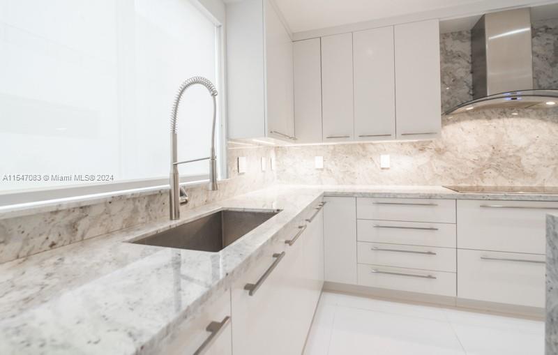 1000 VENETIAN WAY # 105