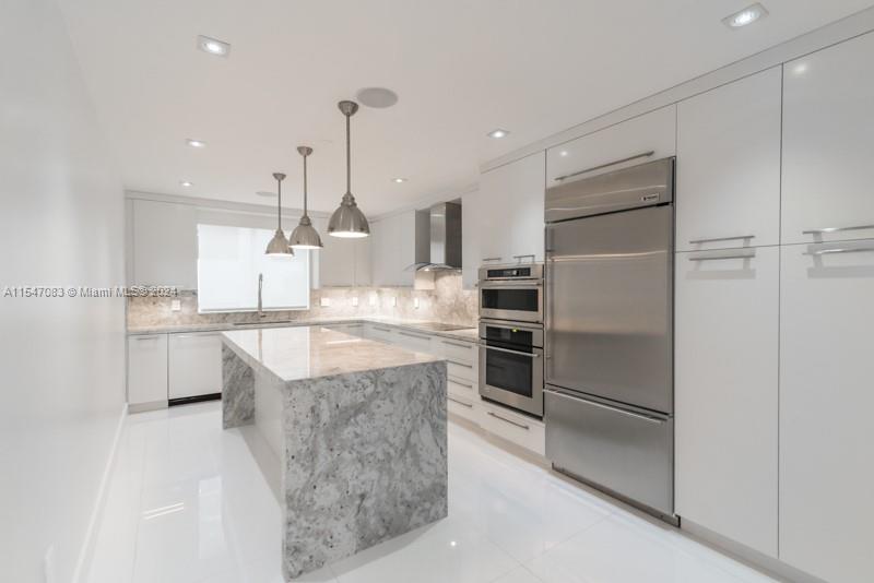 1000 VENETIAN WAY # 105