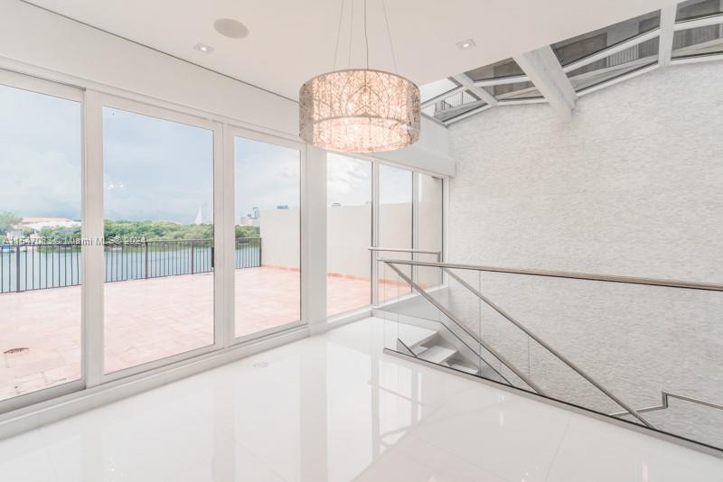 1000 VENETIAN WAY # 105
