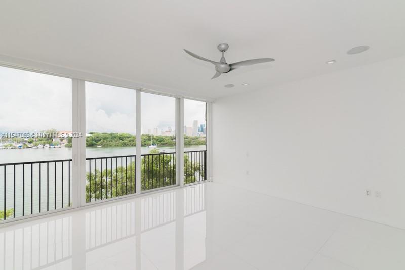 1000 VENETIAN WAY # 105