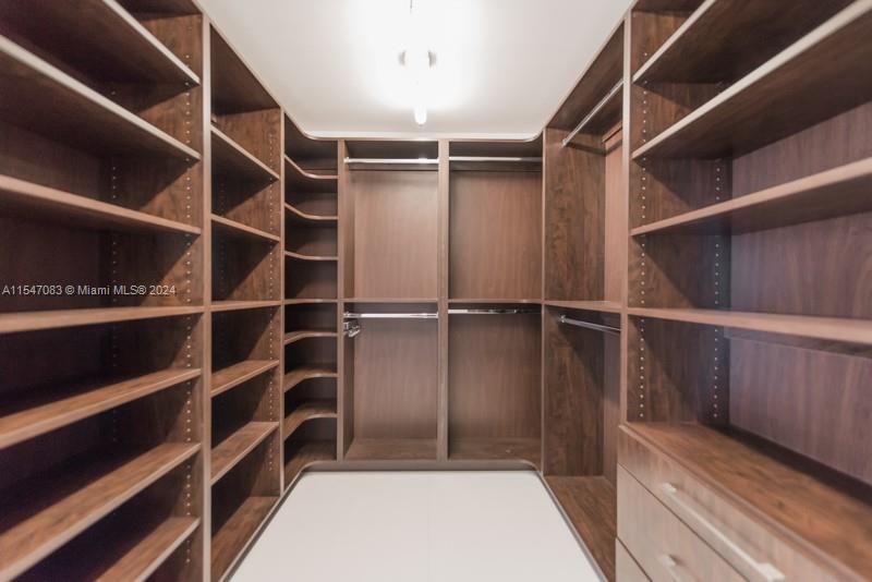 1000 VENETIAN WAY # 105