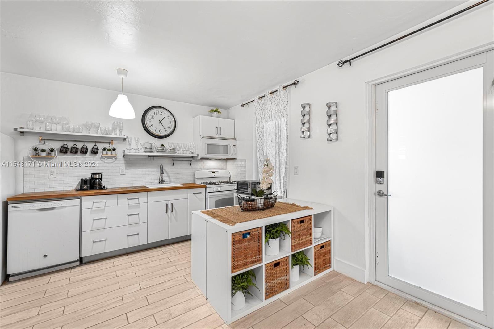 1115 Meridian Ave # 3