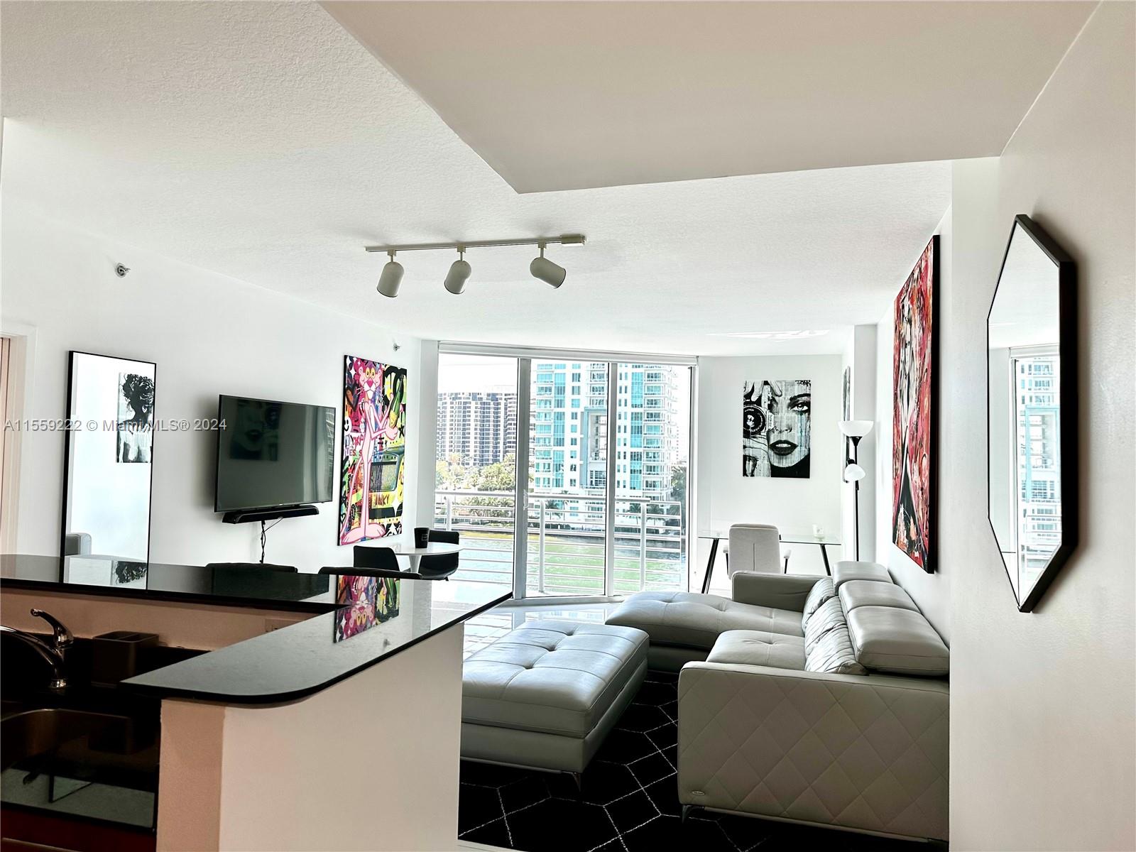 325 S Biscayne Blvd # 717