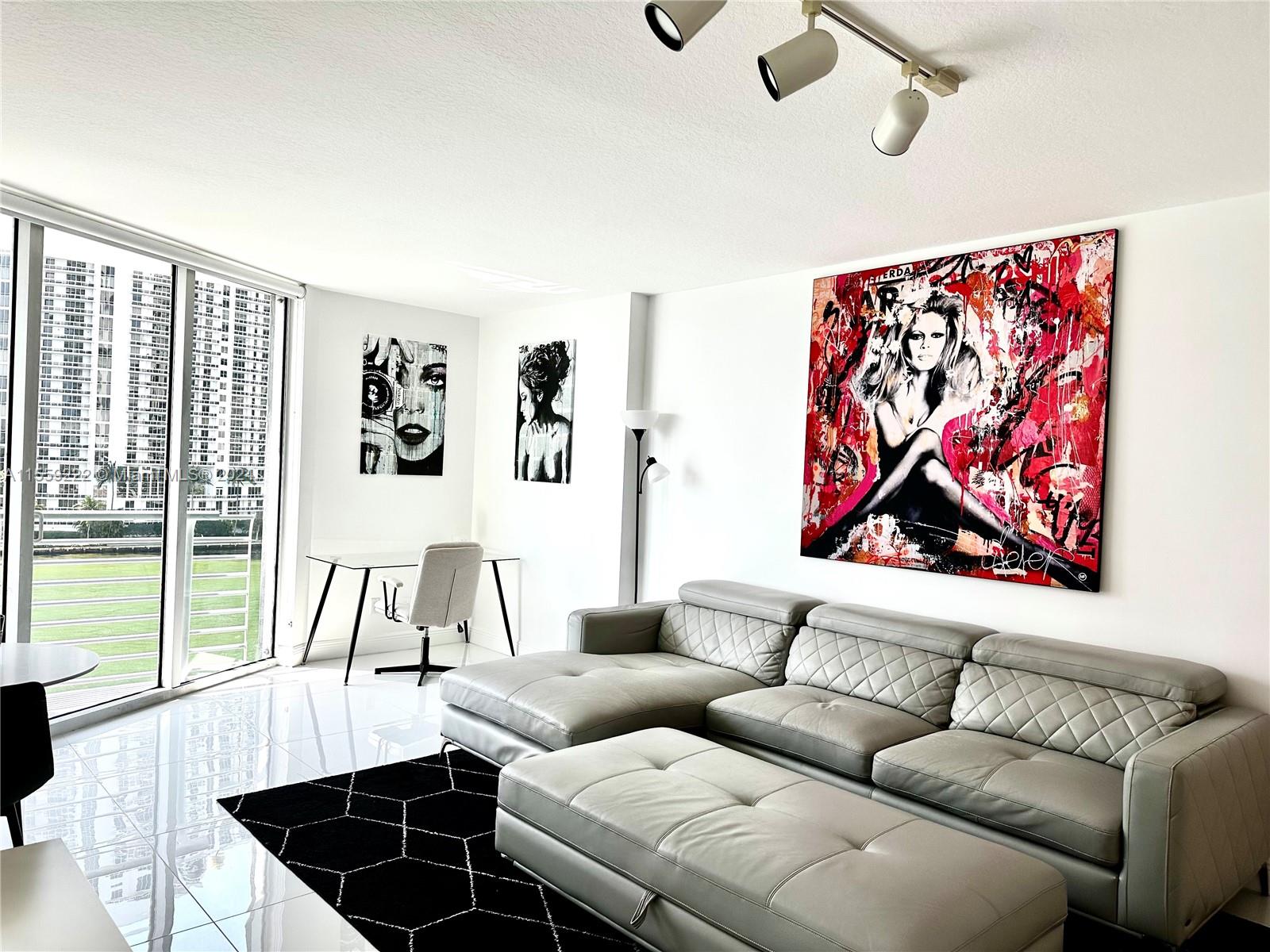 325 S Biscayne Blvd # 717