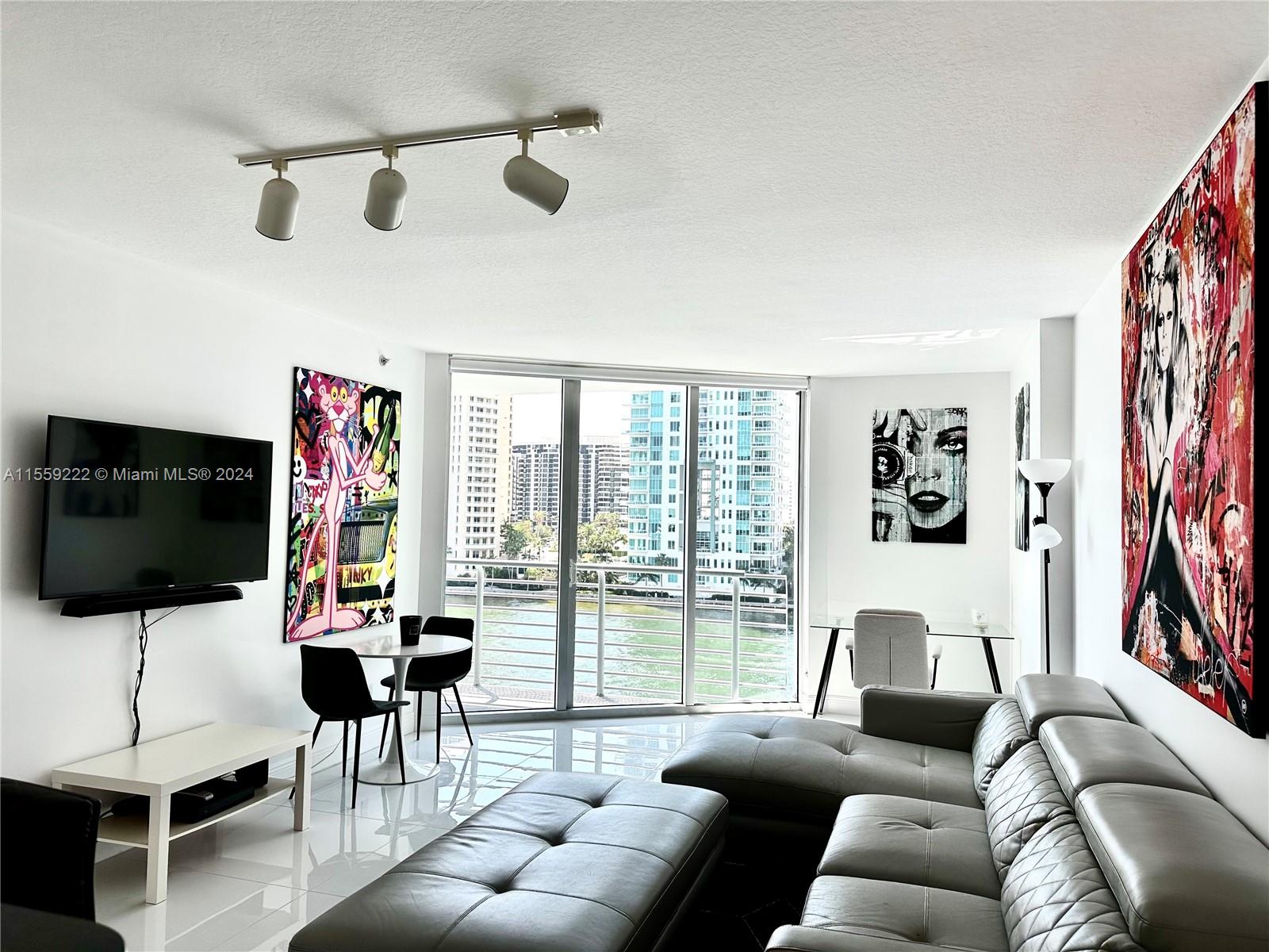 325 S Biscayne Blvd # 717