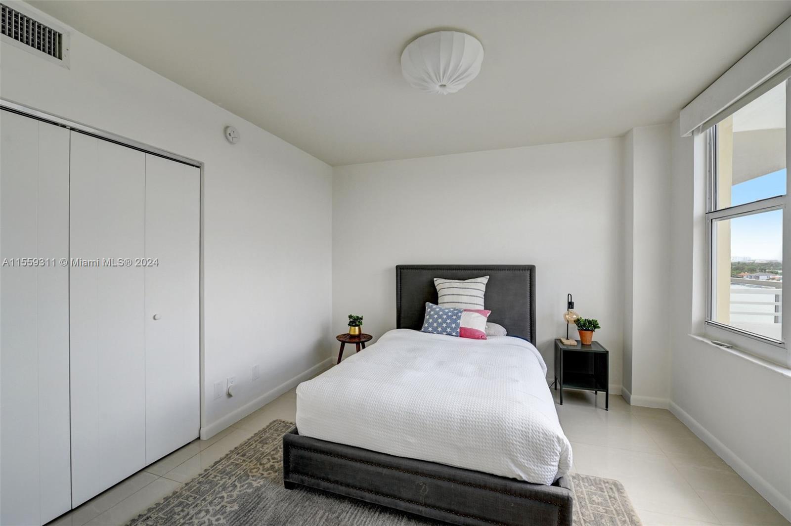 5600 Collins Ave # 9M