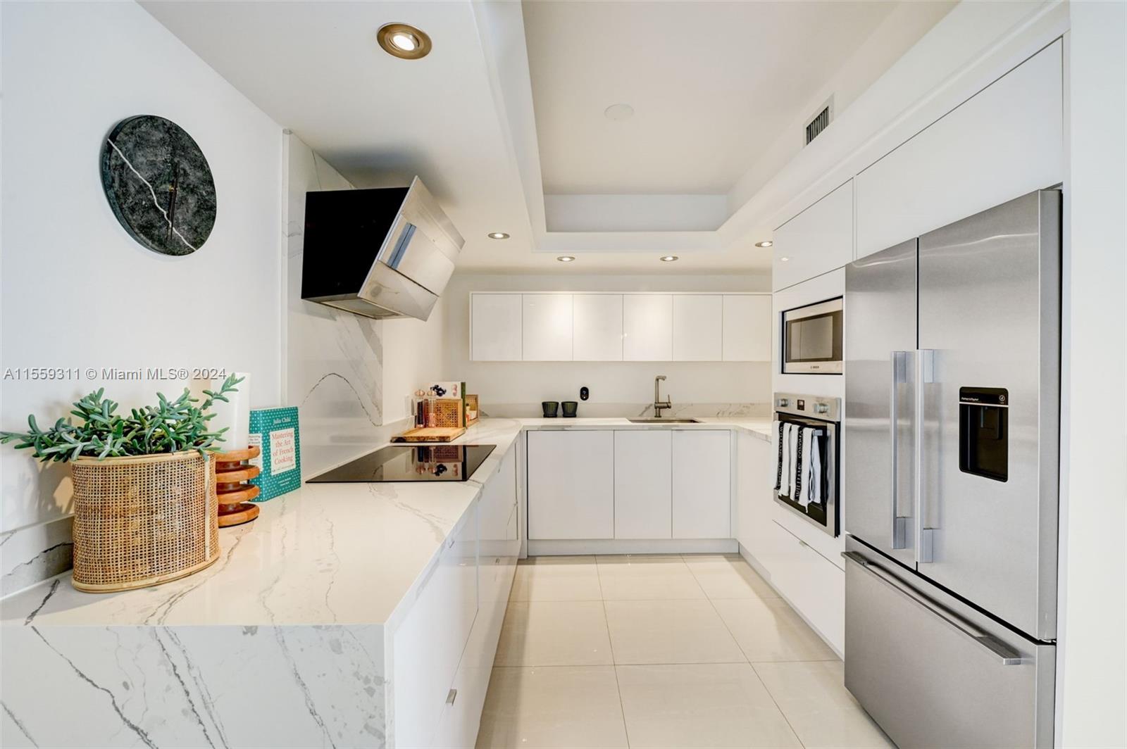 5600 Collins Ave # 9M