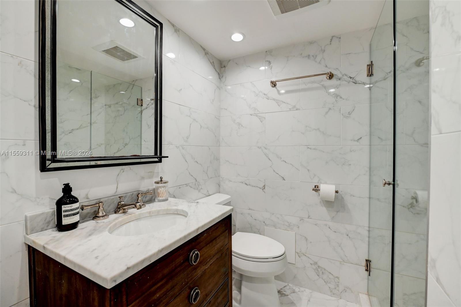 5600 Collins Ave # 9M