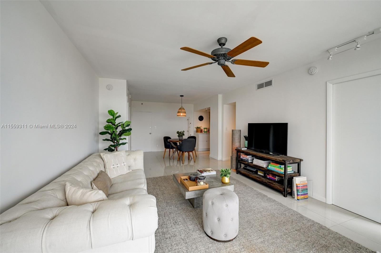 5600 Collins Ave # 9M