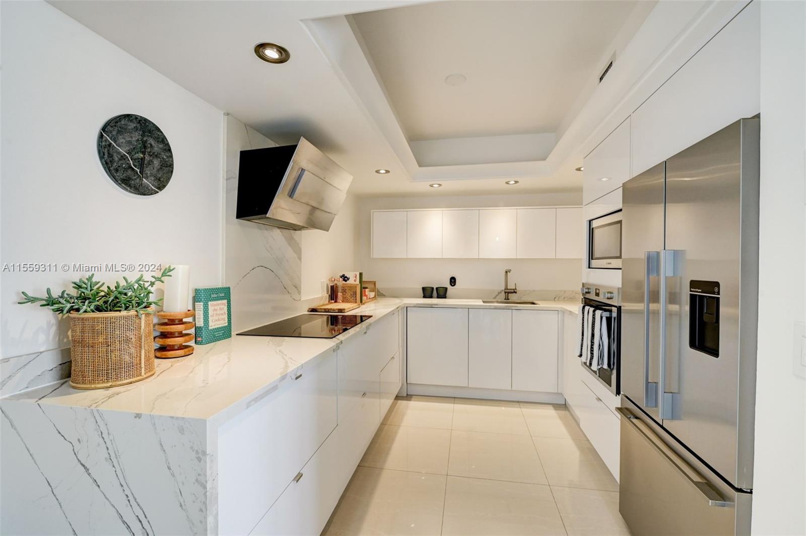 5600 Collins Ave # 9M