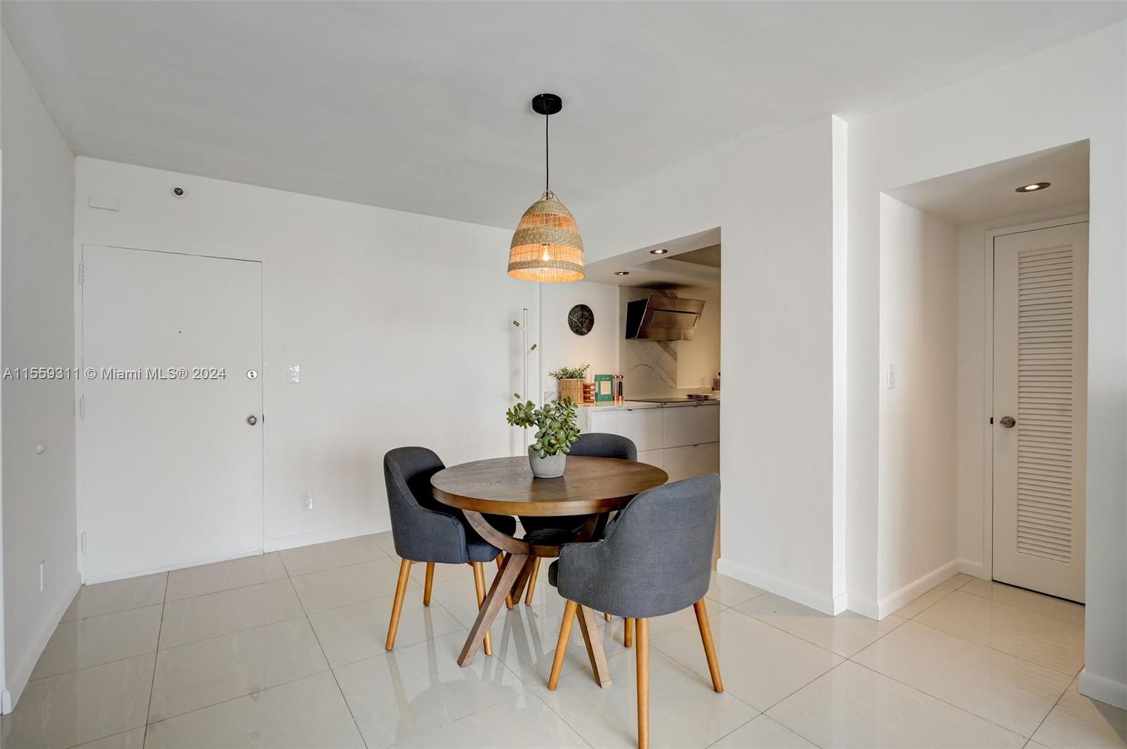 5600 Collins Ave # 9M