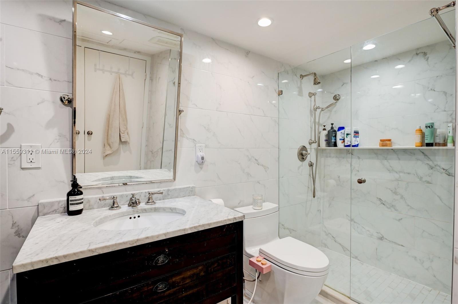 5600 Collins Ave # 9M
