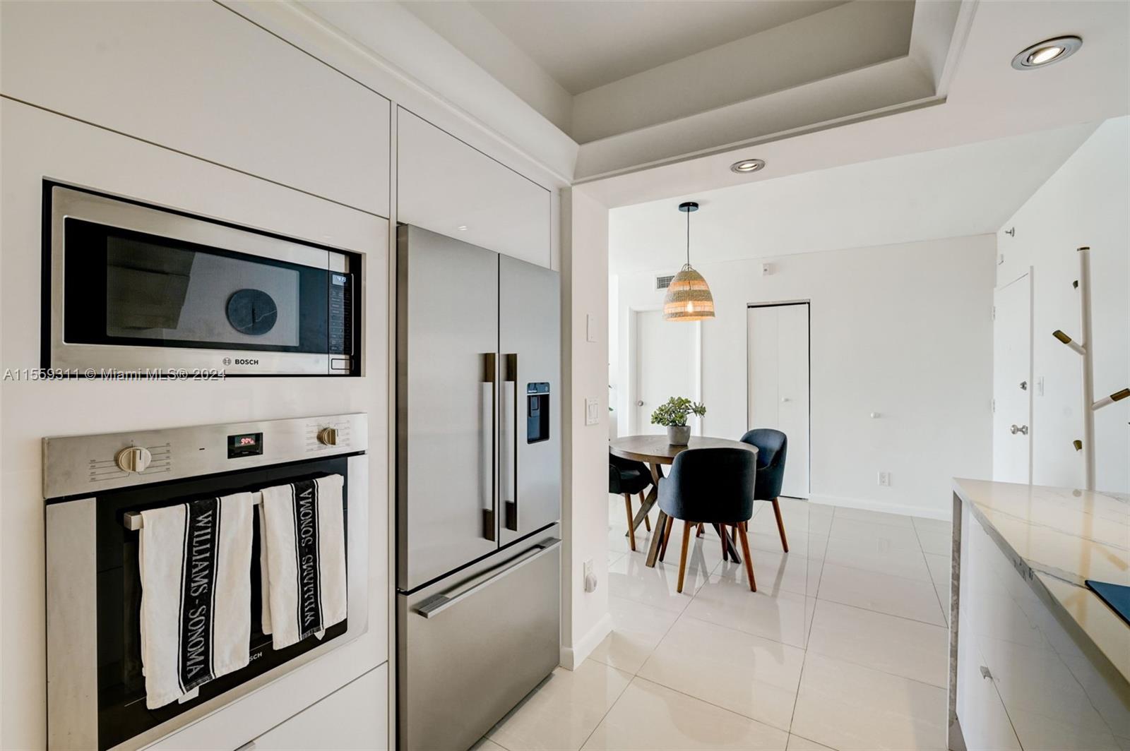 5600 Collins Ave # 9M