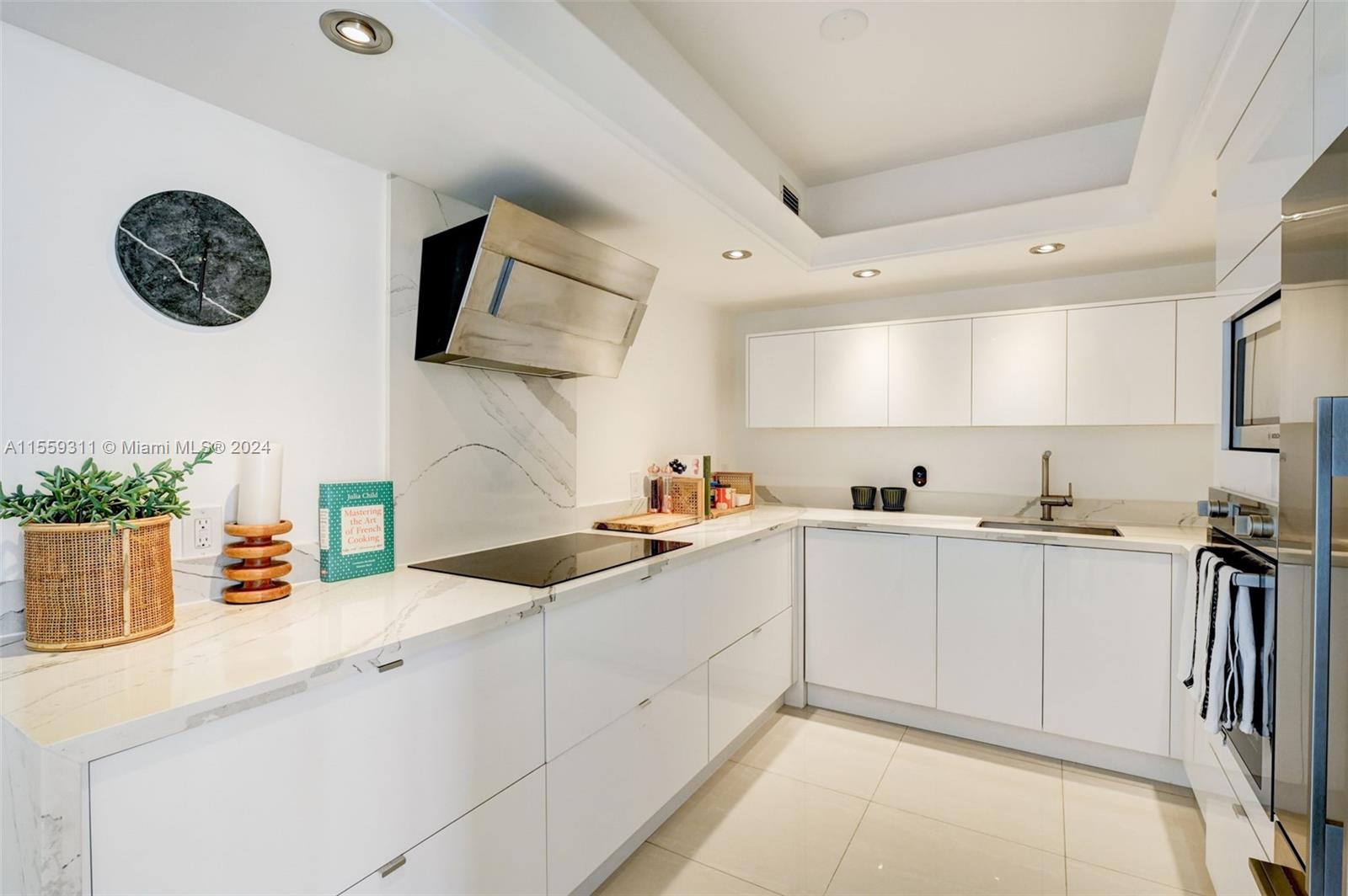 5600 Collins Ave # 9M