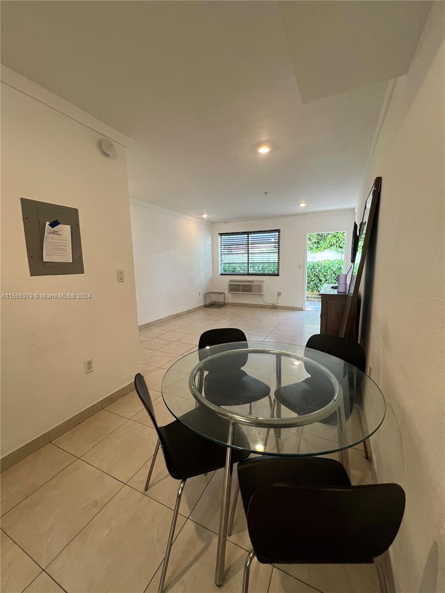 1524 Lenox Ave # 9