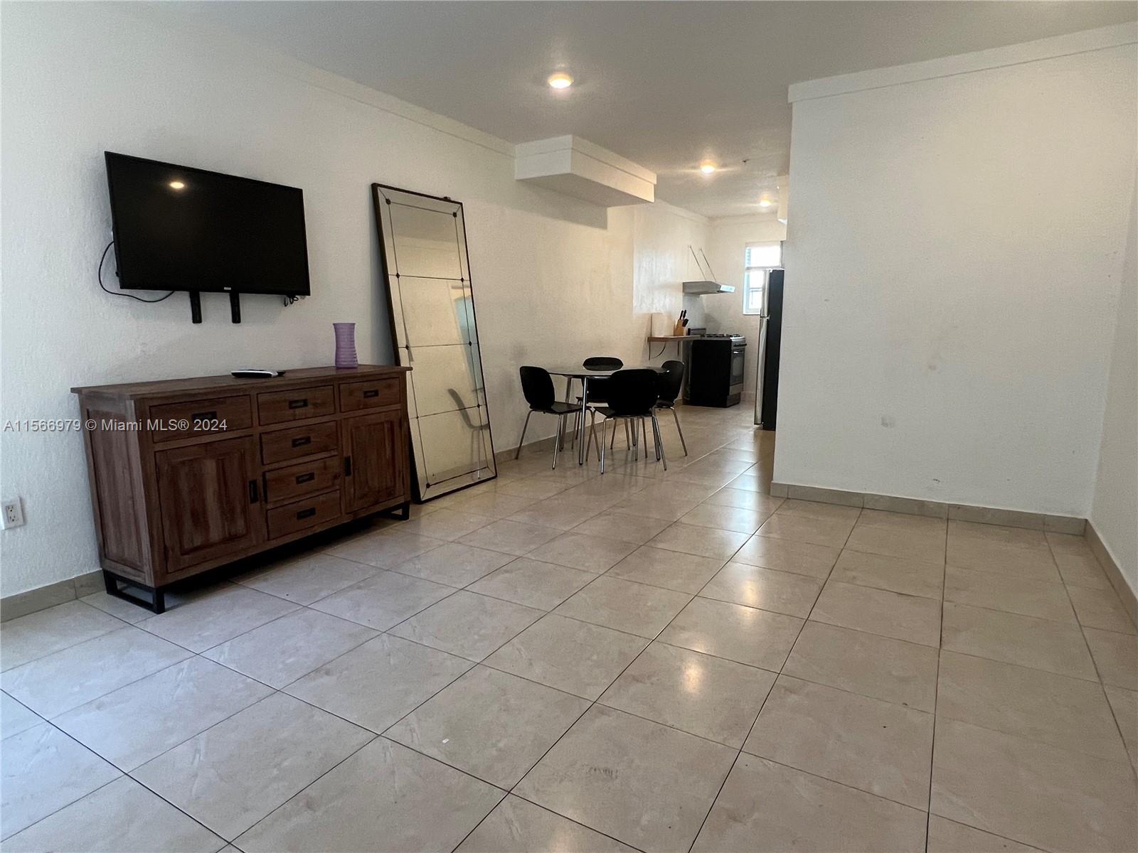 1524 Lenox Ave # 9