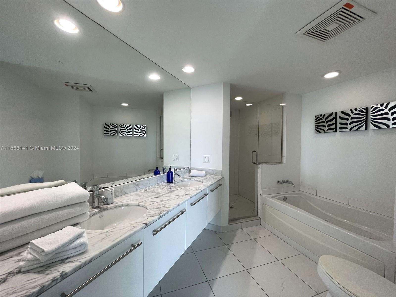 500 Brickell Ave # 3302