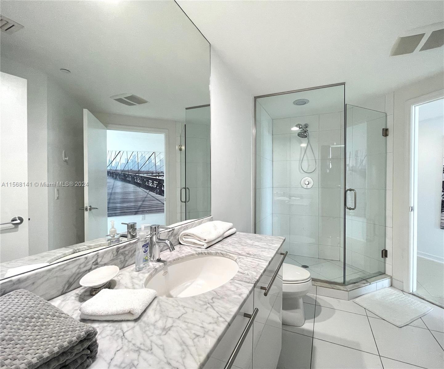 500 Brickell Ave # 3302