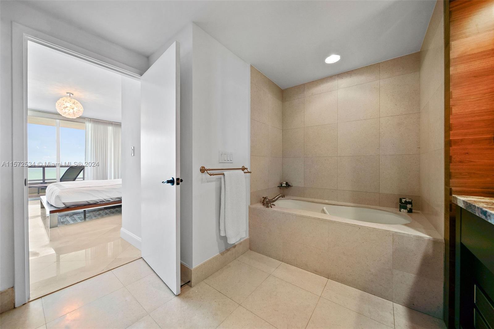 6799 Collins Ave Unit: PH04