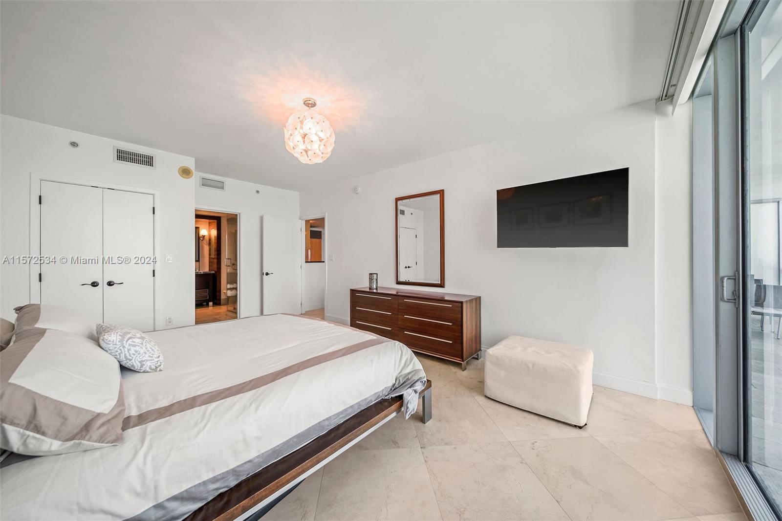 6799 Collins Ave Unit: PH04
