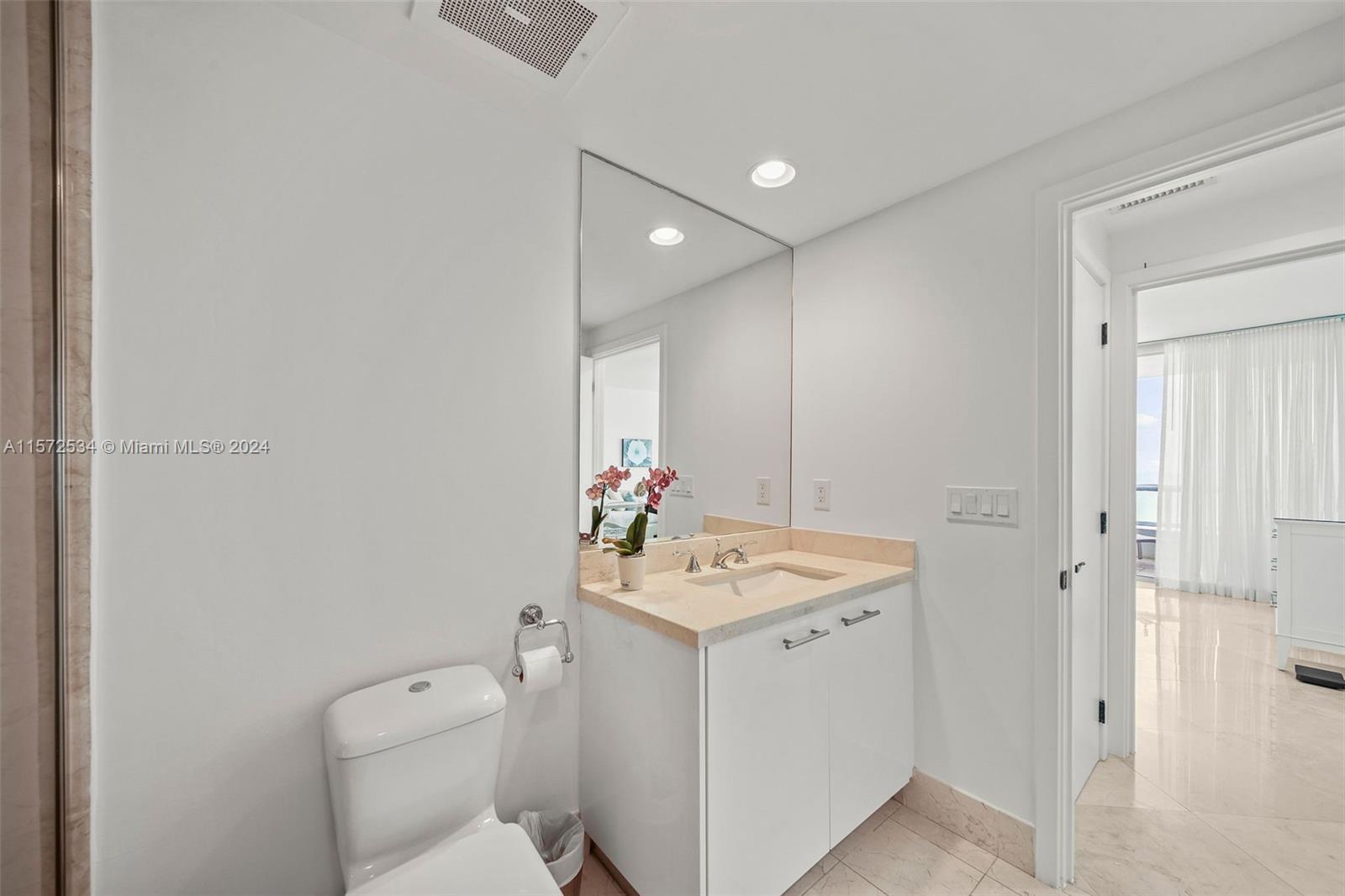 6799 Collins Ave Unit: PH04