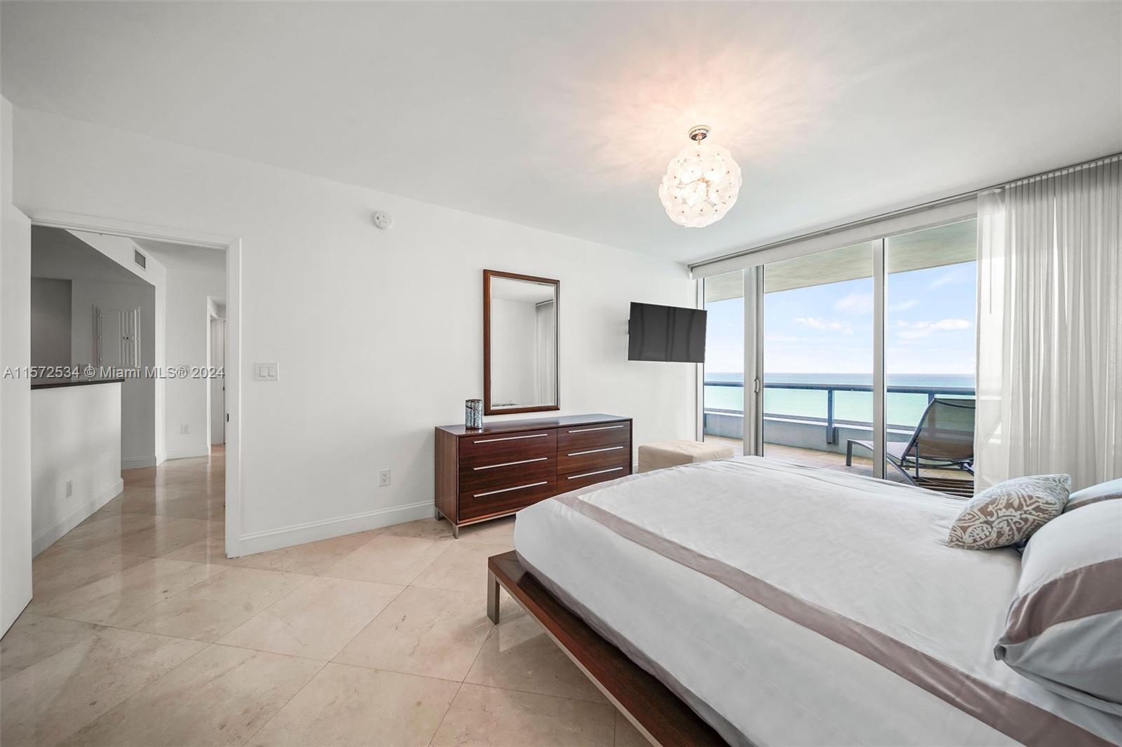 6799 Collins Ave Unit: PH04