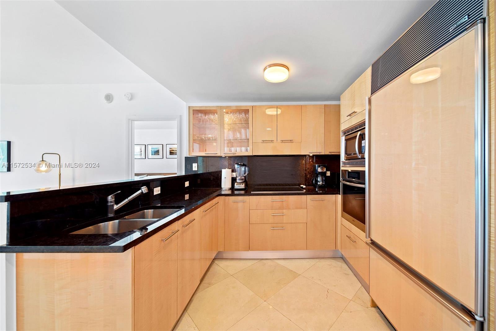 6799 Collins Ave Unit: PH04