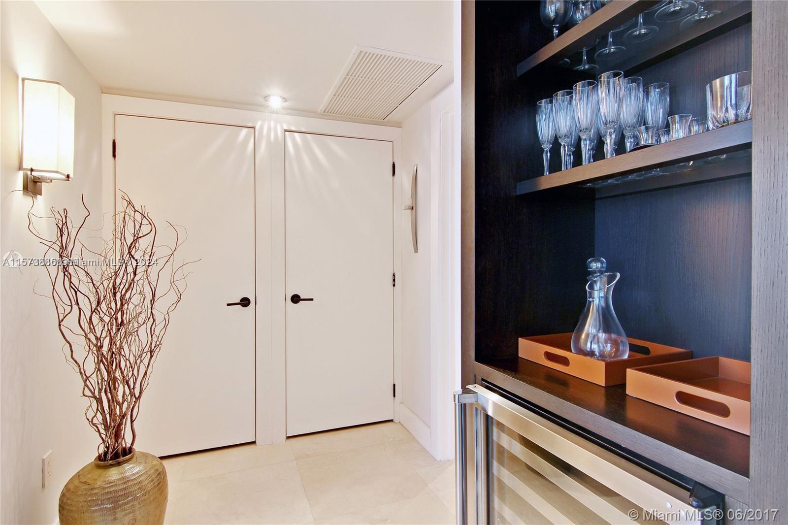 6801 Collins Ave # 1111