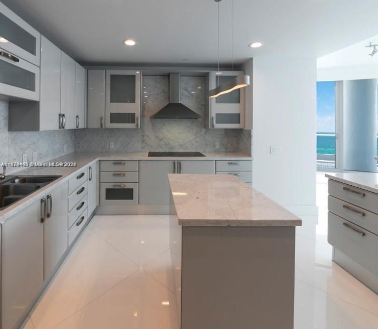 5959 Collins Ave # 1807