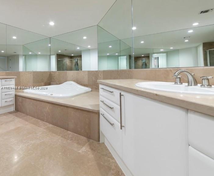 5959 Collins Ave # 1807