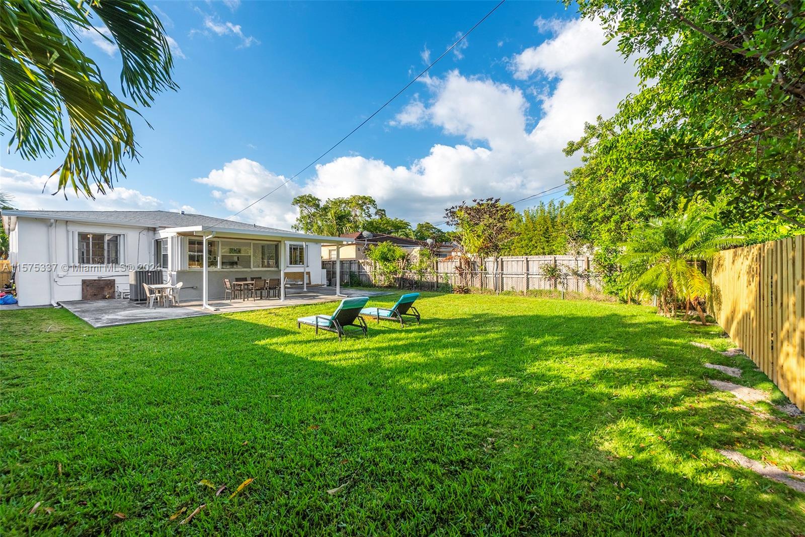 1545 Normandy Dr