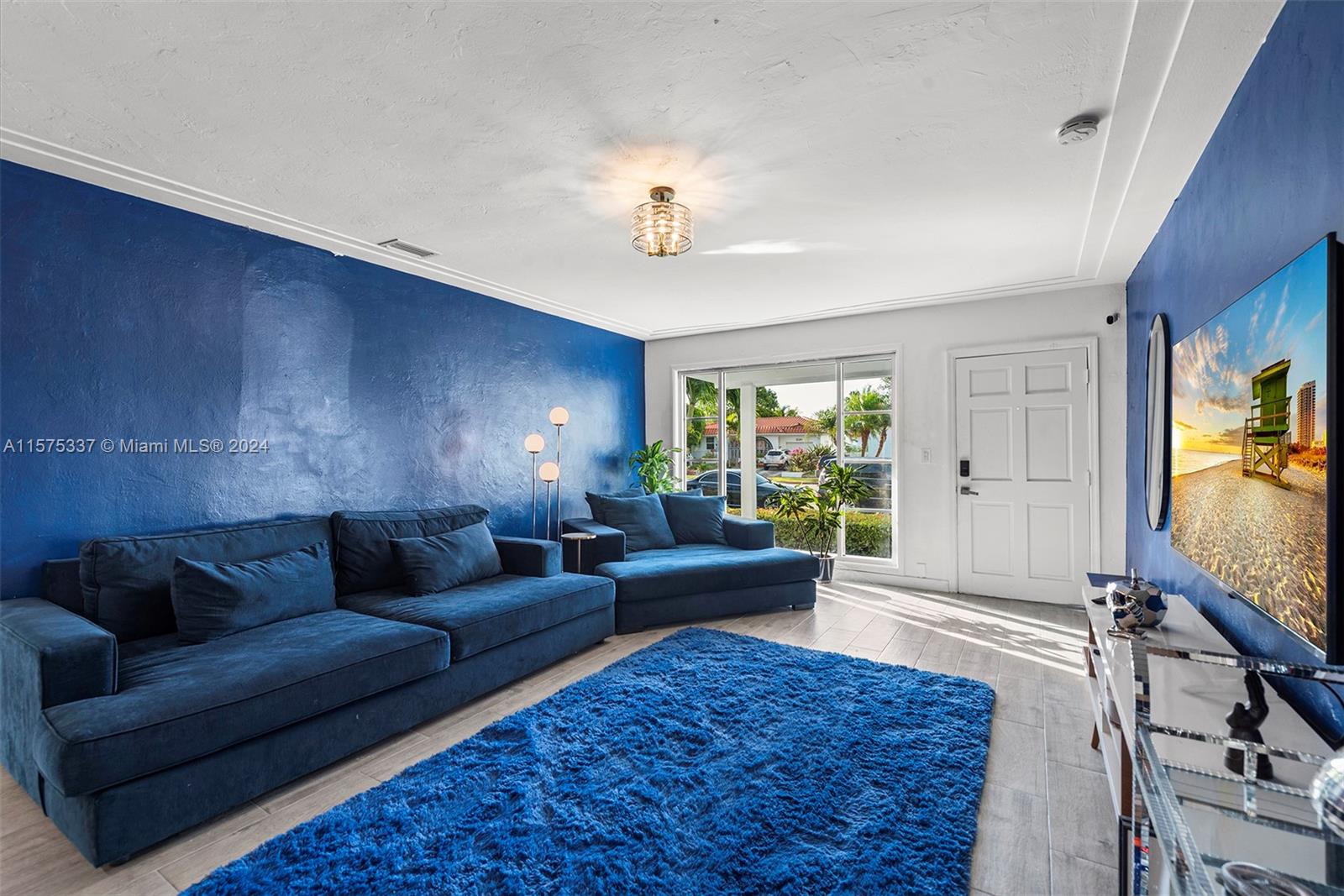 1545 Normandy Dr