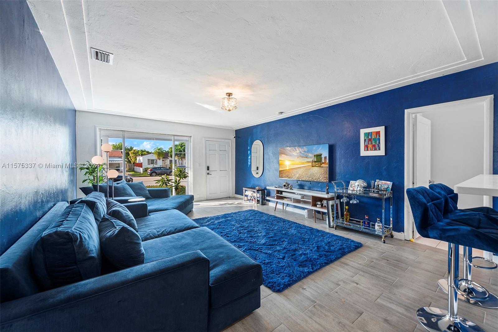 1545 Normandy Dr