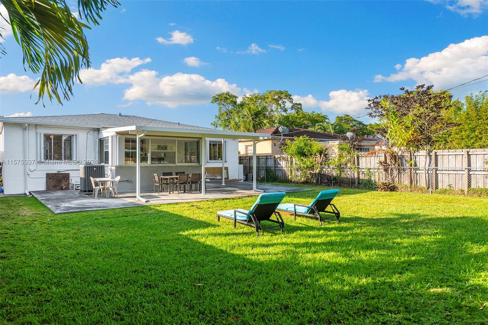 1545 Normandy Dr