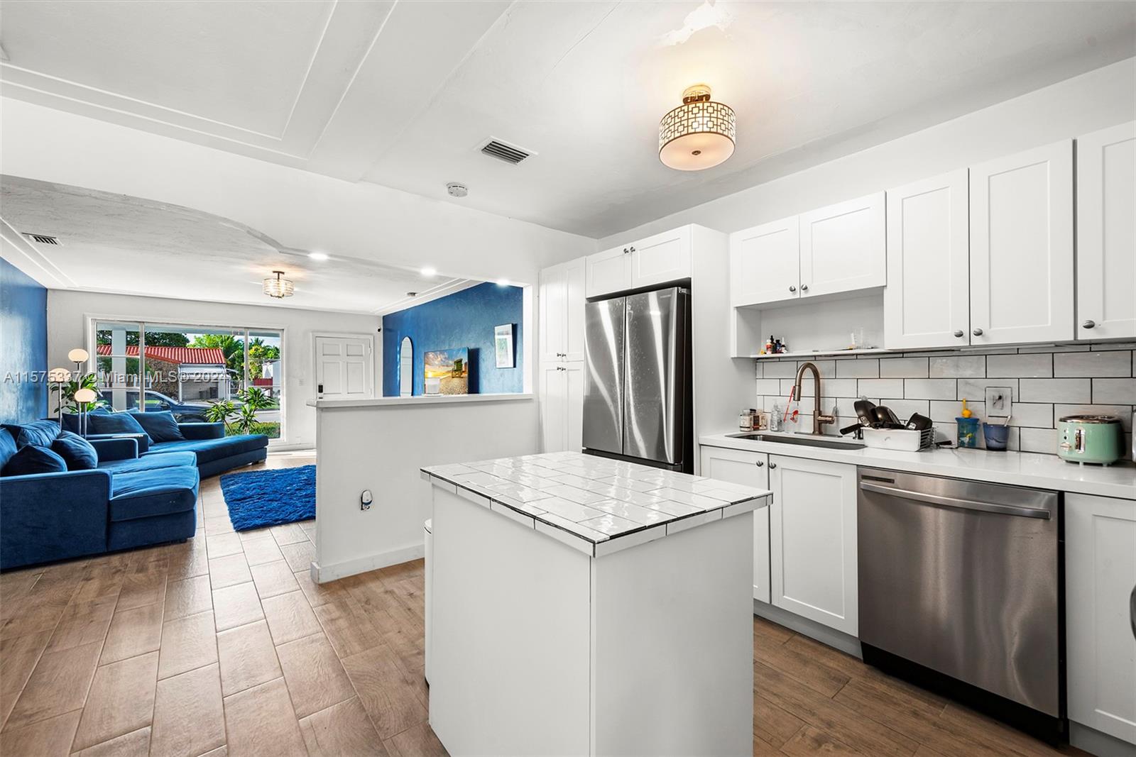 1545 Normandy Dr