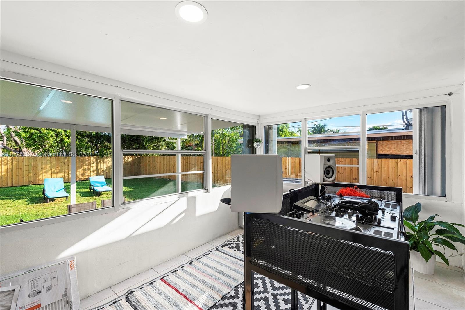 1545 Normandy Dr