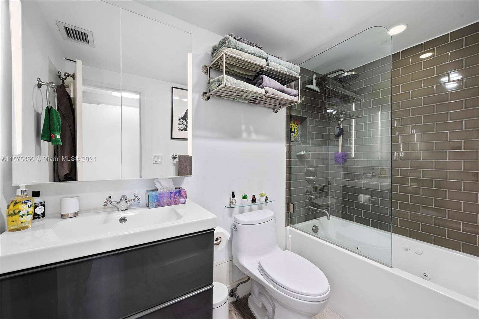 5825 Collins Ave # 8J