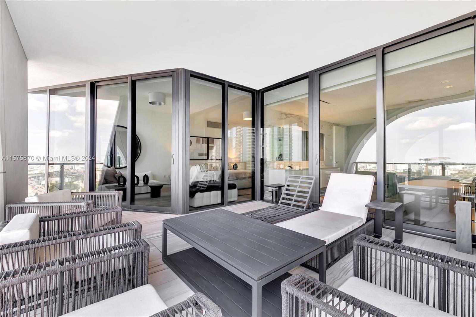 1000 Biscayne Blvd # 2801