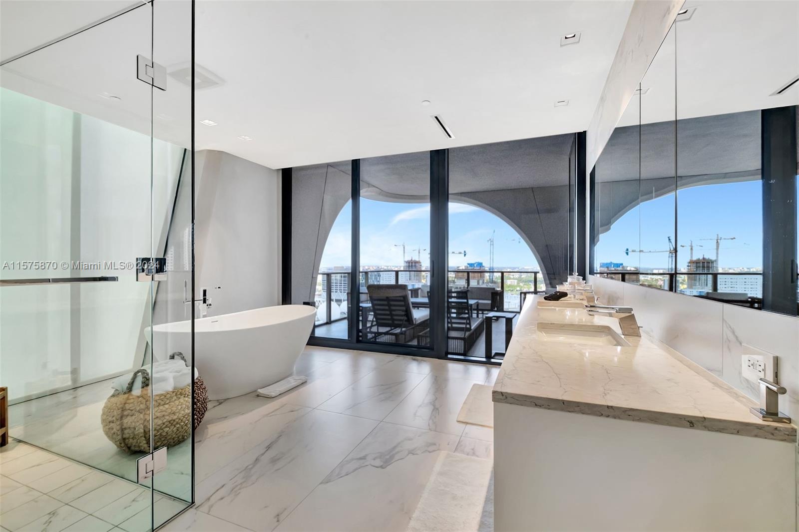 1000 Biscayne Blvd # 2801