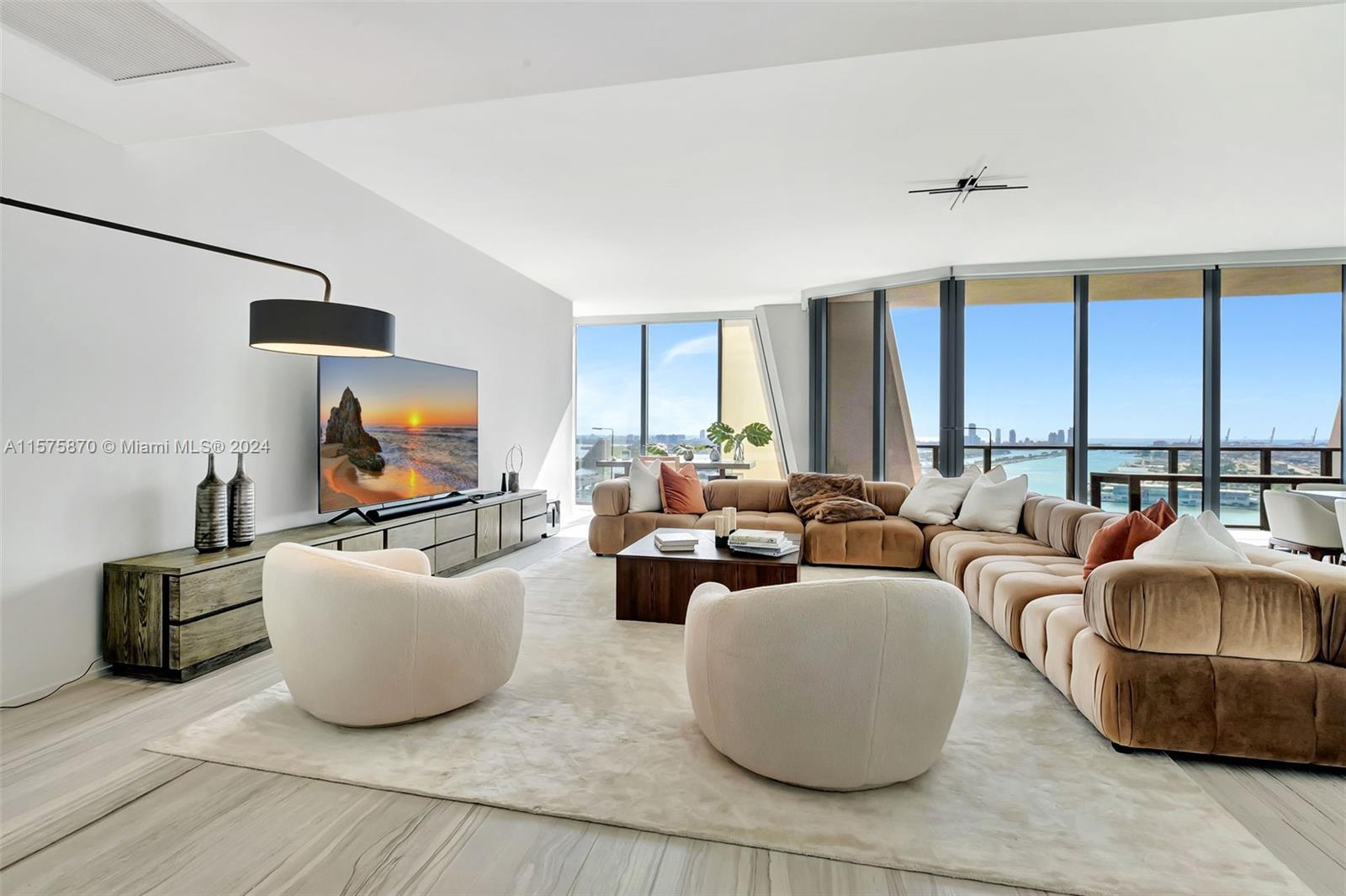 1000 Biscayne Blvd # 2801