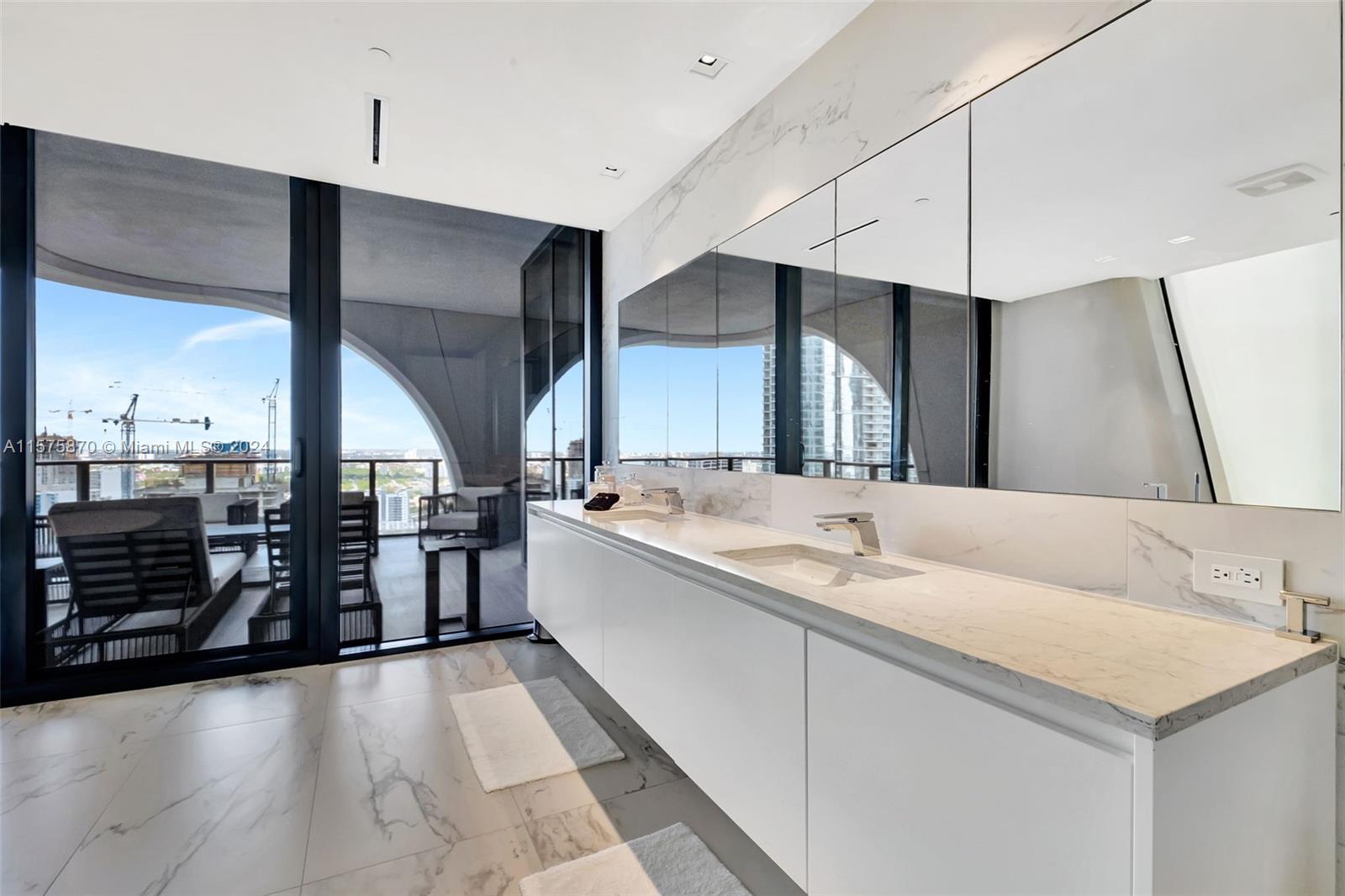 1000 Biscayne Blvd # 2801