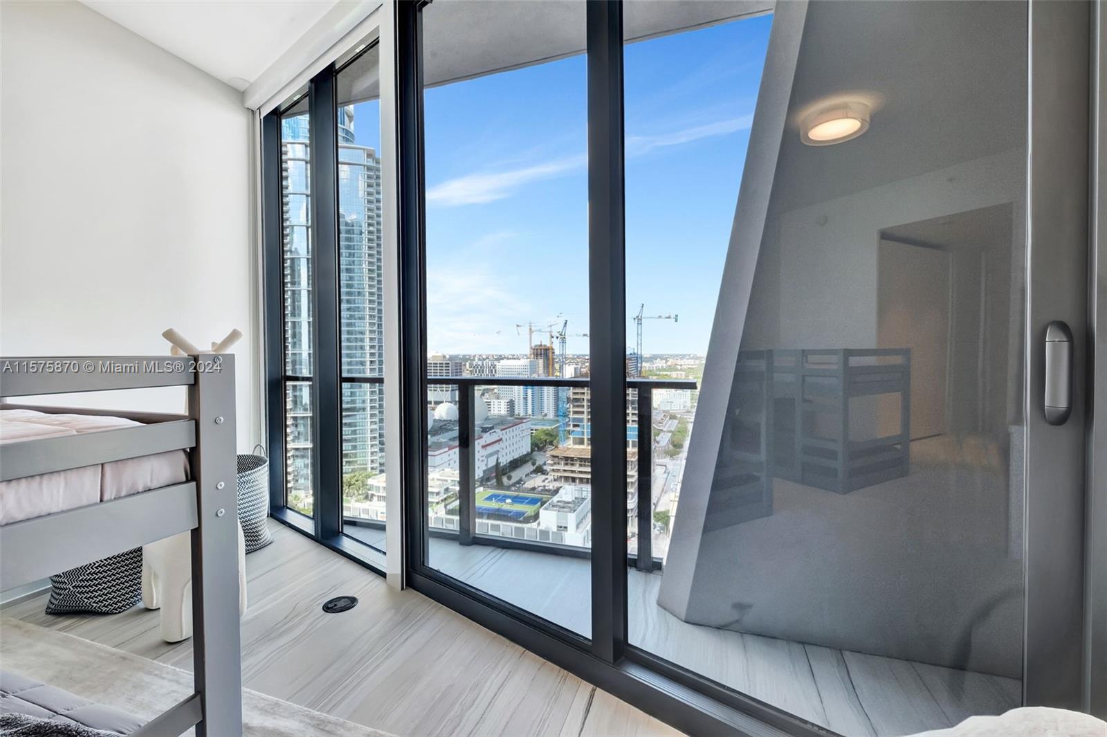 1000 Biscayne Blvd # 2801